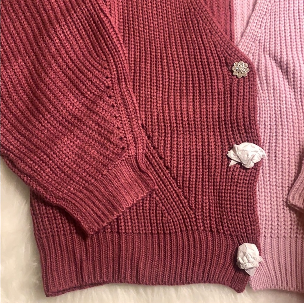 💕 Pink Color Block Sweater w/ Rhinestone Buttons – Size S - Picture 9 of 11